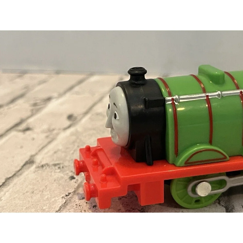 Thomas & Friends Trackmaster Motorized Engine & Tender Henry Working 2013